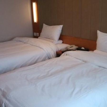 Ji Hotel Urumqi Hongshan Branch Екстер'єр фото